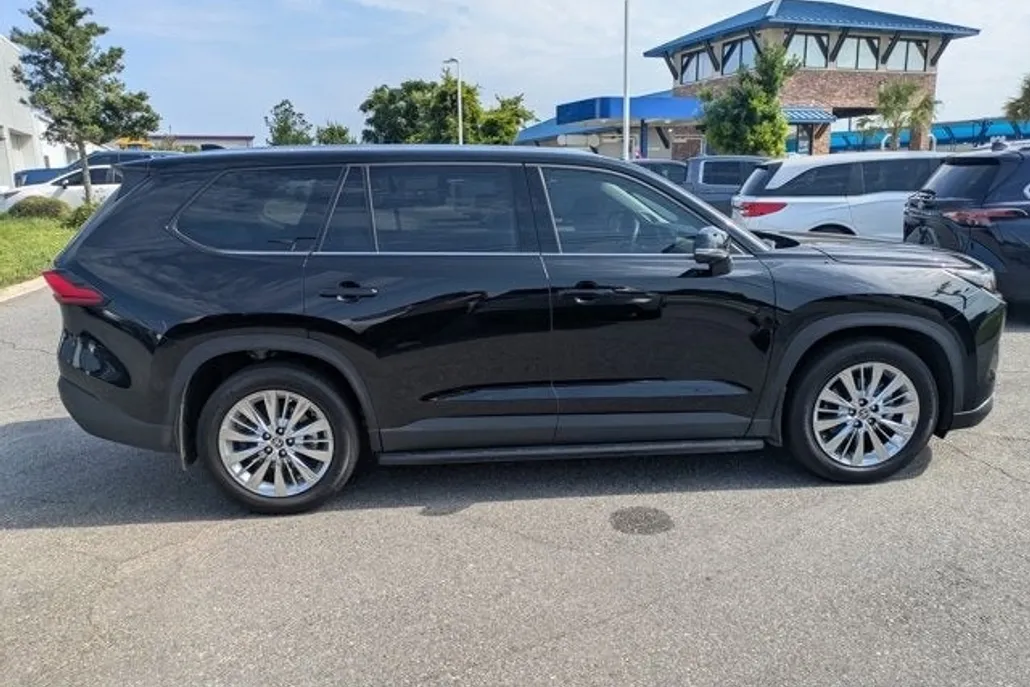 2024 Toyota Grand Highlander Limited photo 1