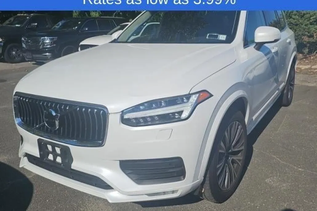 2022 Volvo XC90 T6 AWD Momentum photo 1