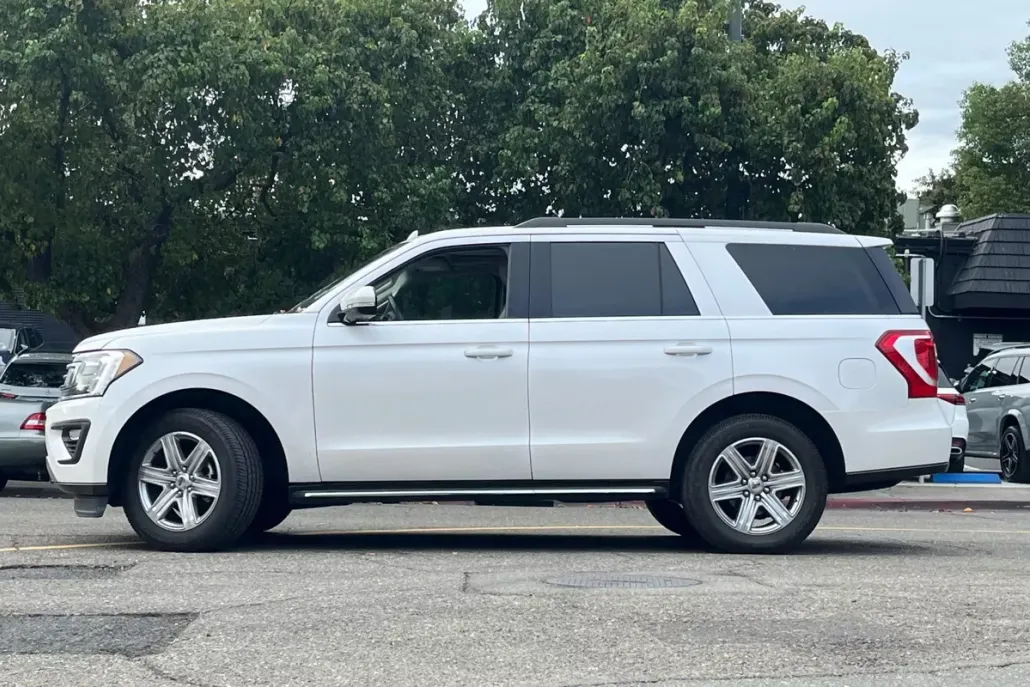 2019 Ford Expedition XLT photo 1