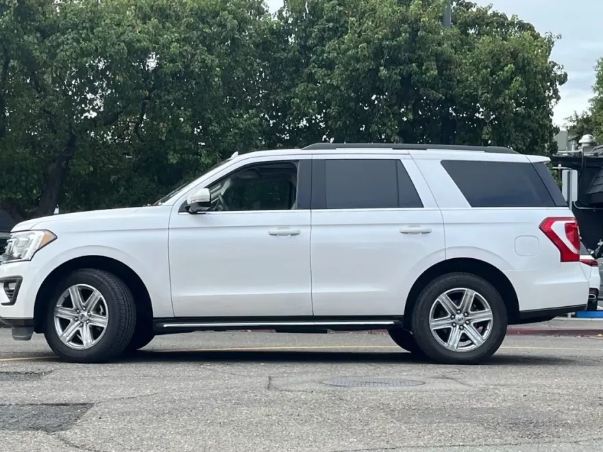2019 Ford Expedition XLT photo 1