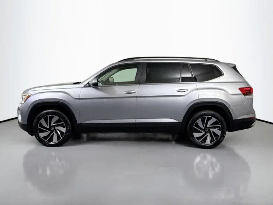 2024 Volkswagen Atlas SE Technology photo 1