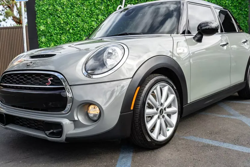 2019 Mini Cooper 4 Door Hardtop Signature photo 1