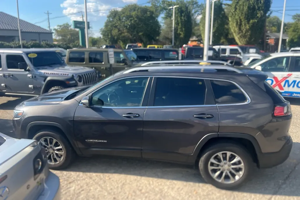 2021 Jeep Cherokee Latitude Lux photo 1