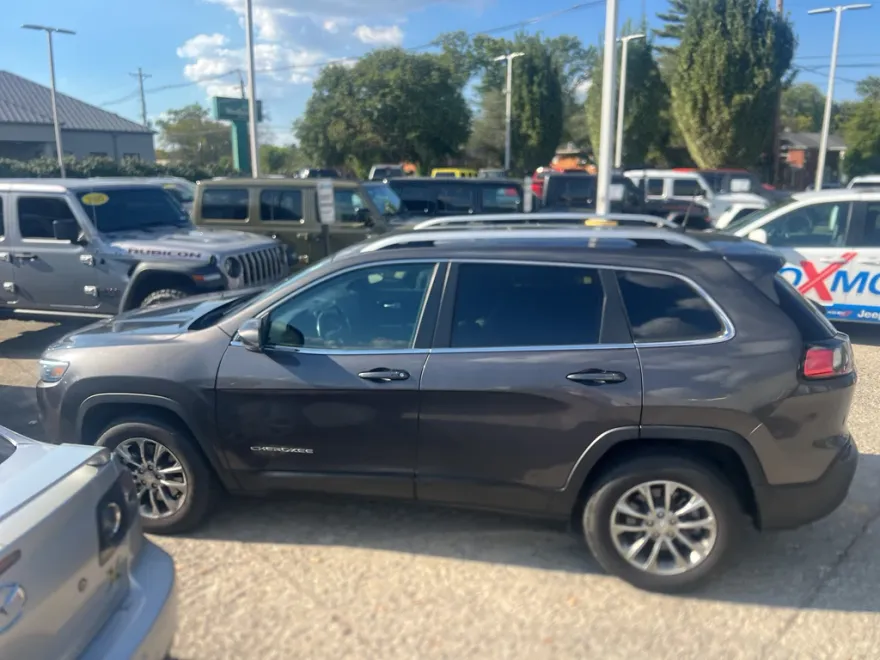 2021 Jeep Cherokee Latitude Lux photo 1