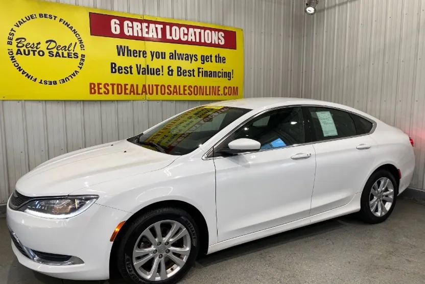 2015 Chrysler 200 Limited photo 1