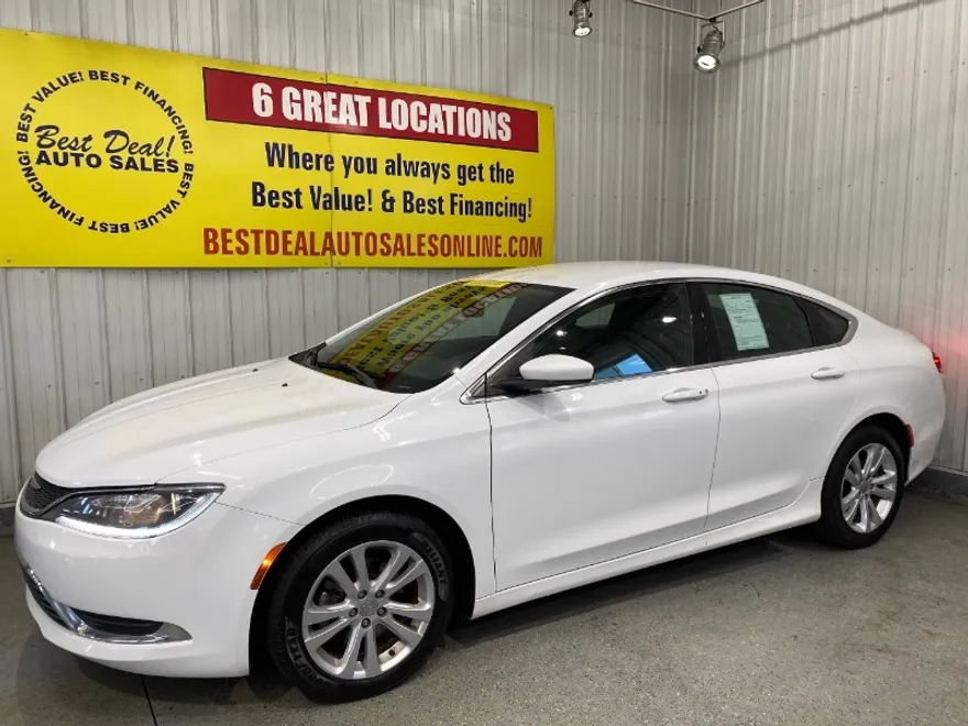 2015 Chrysler 200 Limited photo 1