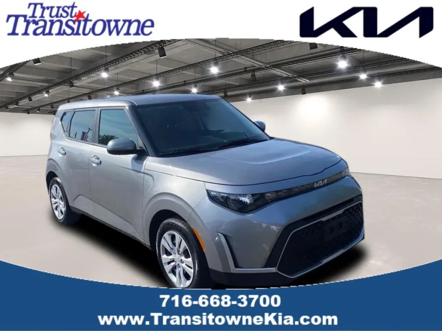 2023 Kia Soul LX photo 1