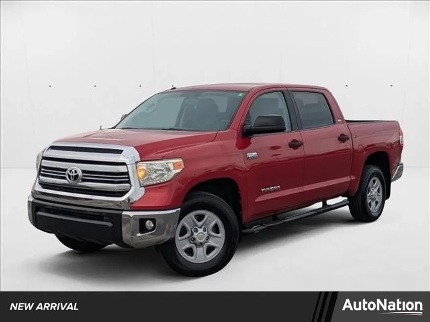 2017 Toyota Tundra SR5 CrewMax photo 1