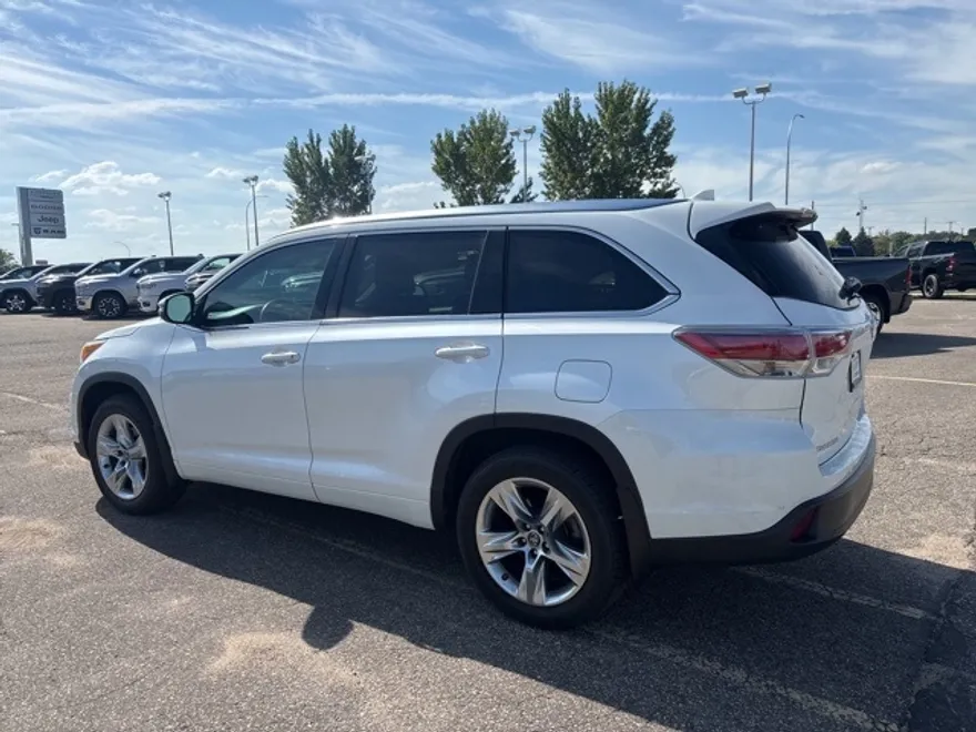 2016 Toyota Highlander Base Hybrid photo 1