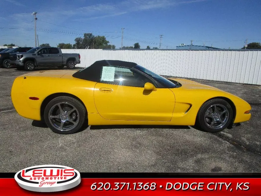 2001 Chevrolet Corvette photo 2