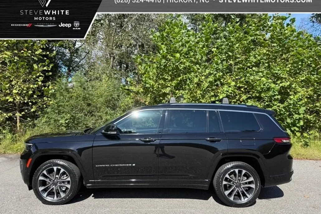 2023 Jeep Grand Cherokee Overland photo 1