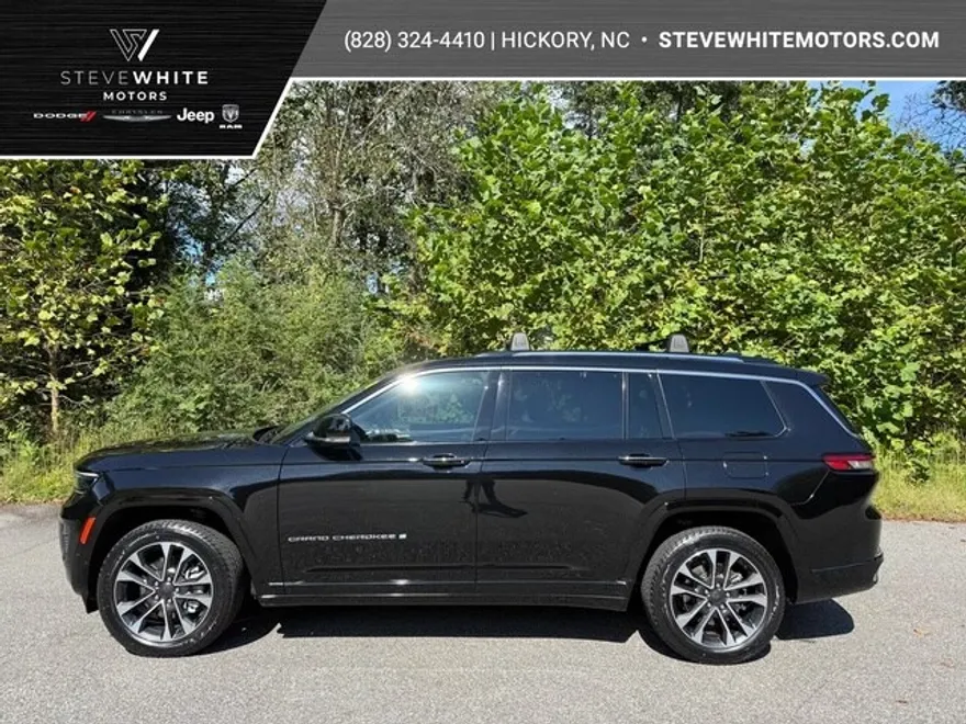2023 Jeep Grand Cherokee Overland photo 1