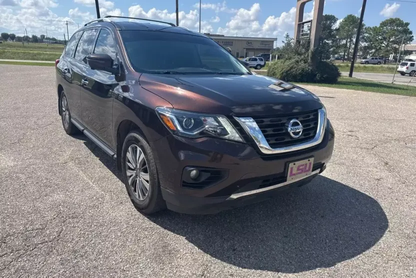 2020 Nissan Pathfinder SL photo 1