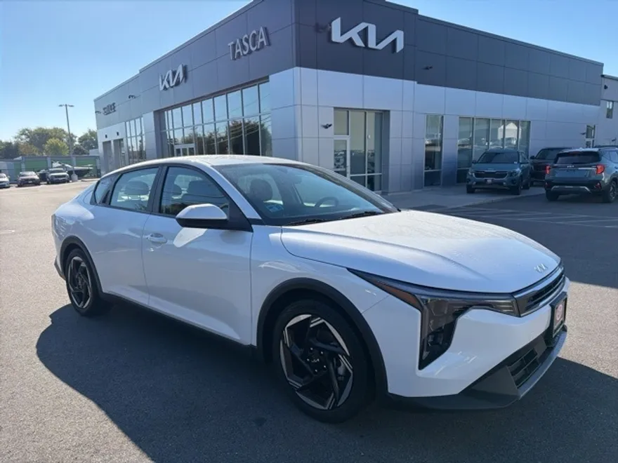 2025 Kia K4 EX photo 1