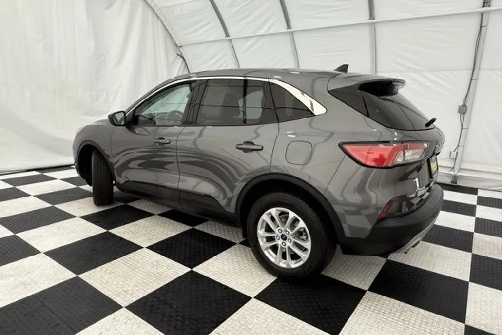 2022 Ford Escape SE photo 1