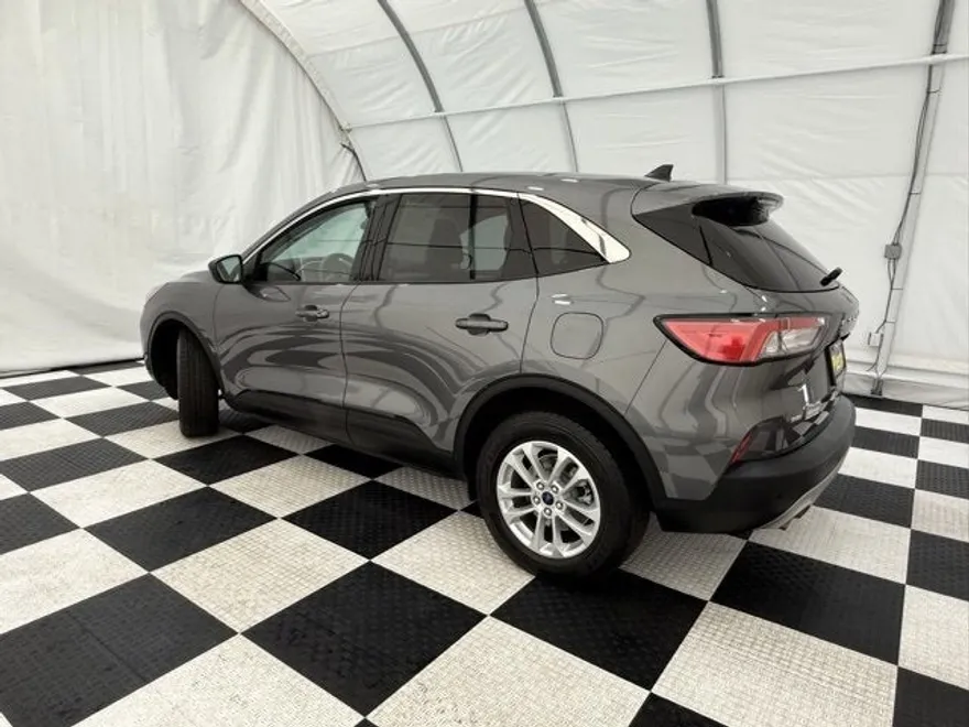 2022 Ford Escape SE photo 1