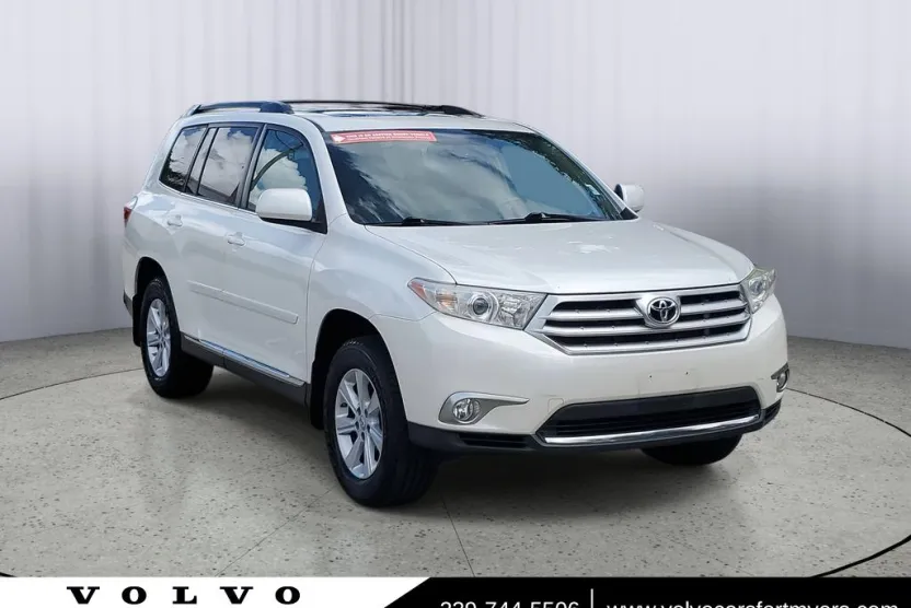 2012 Toyota Highlander SE photo 1