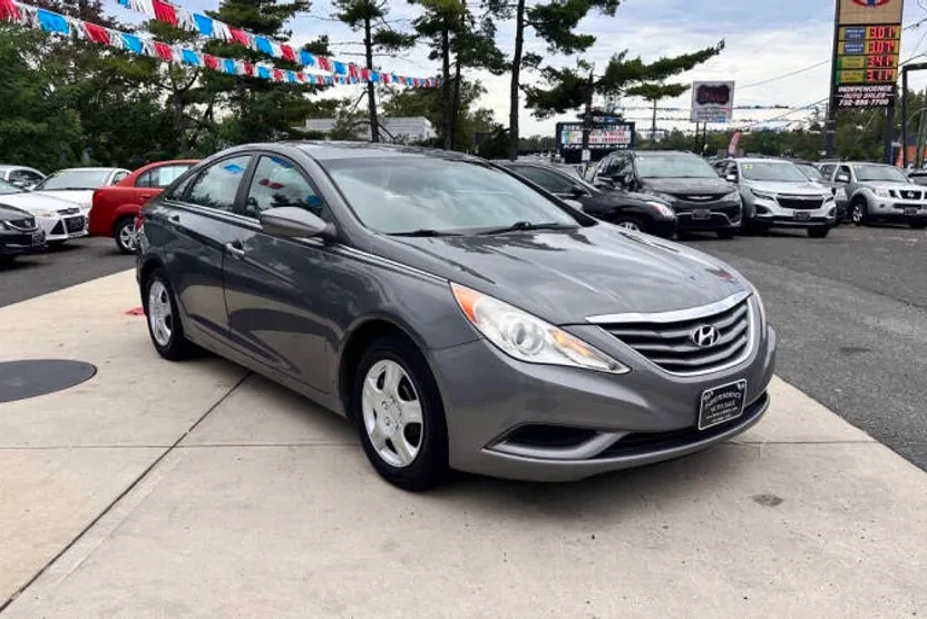 2011 Hyundai Sonata GLS photo 1