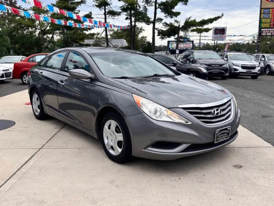 2011 Hyundai Sonata GLS photo 1