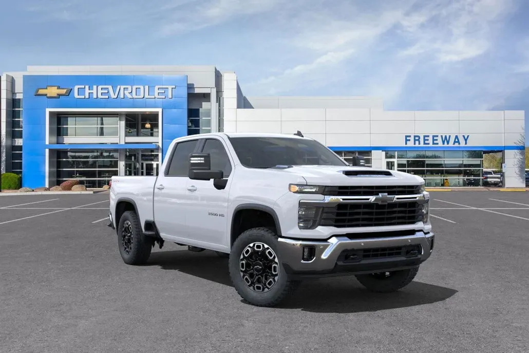 2025 Chevrolet Silverado 3500HD photo 1