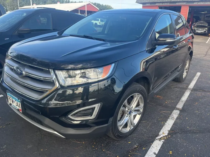 2015 Ford Edge Titanium photo 1