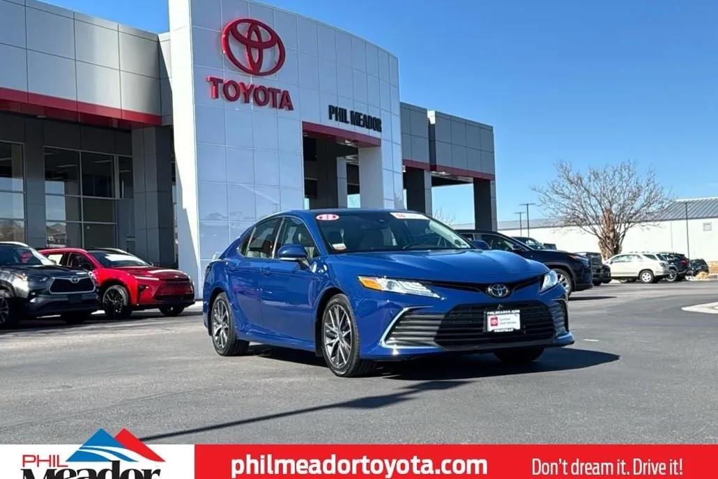 2023 Toyota Camry XLE photo 1