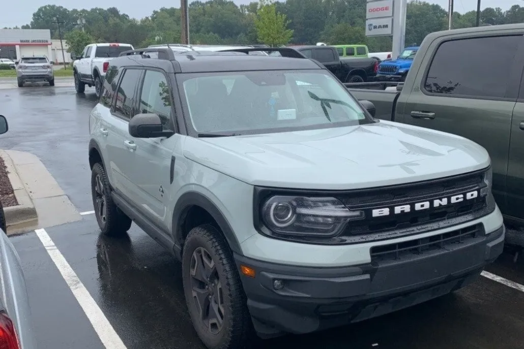 2021 Ford Bronco Sport Outer Banks photo 1