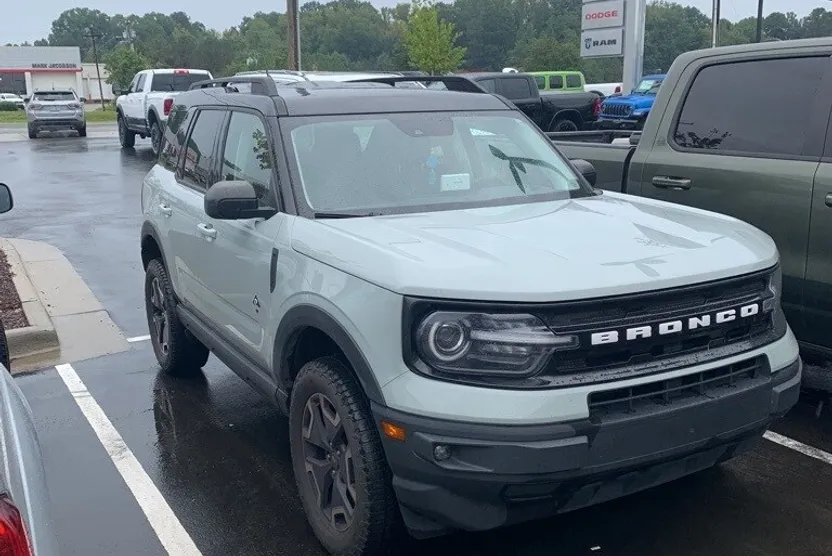 2021 Ford Bronco Sport Outer Banks photo 1