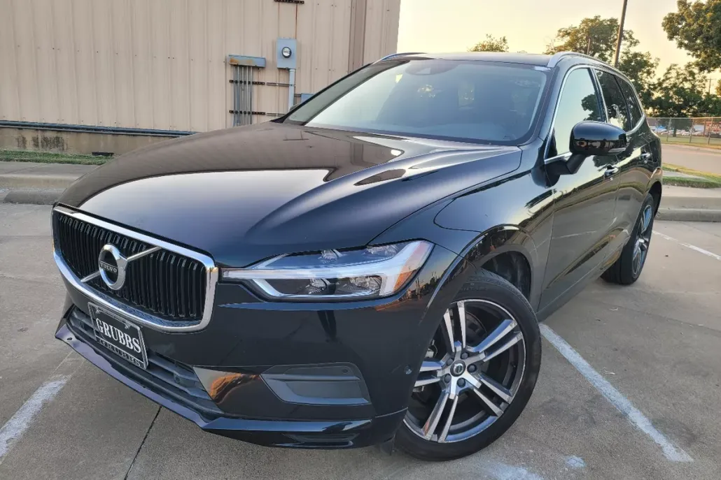 2019 Volvo XC60 T6 Momentum photo 1