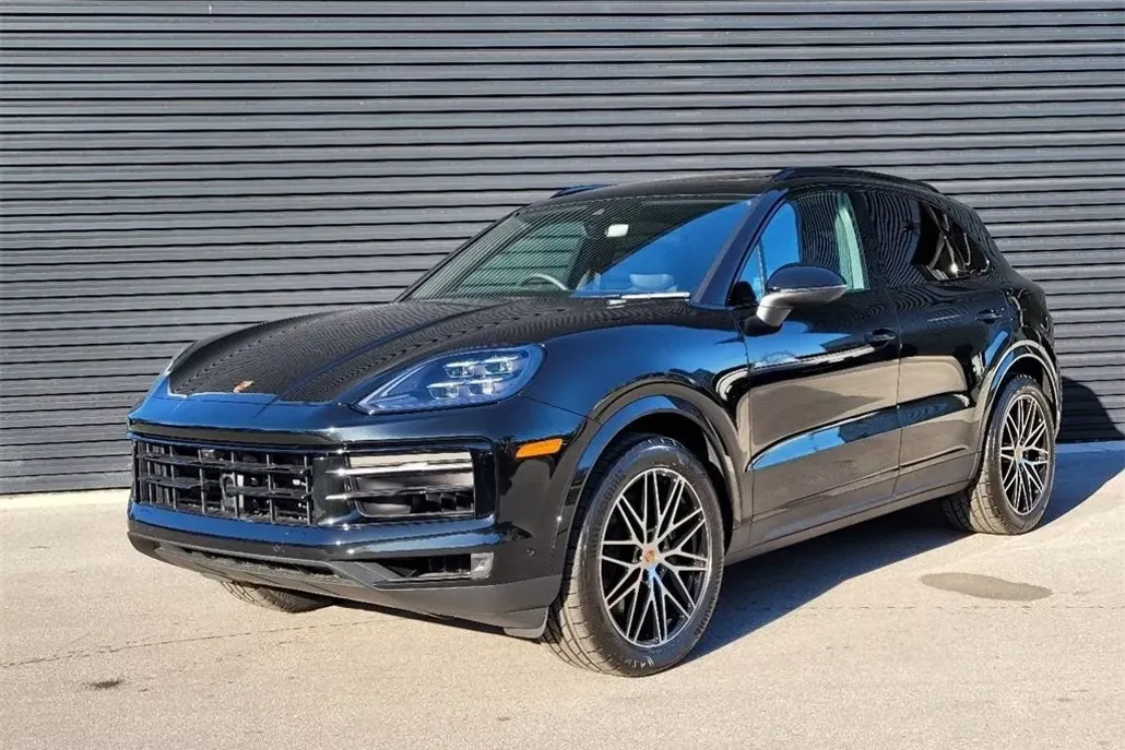2025 Porsche Cayenne Base photo 1