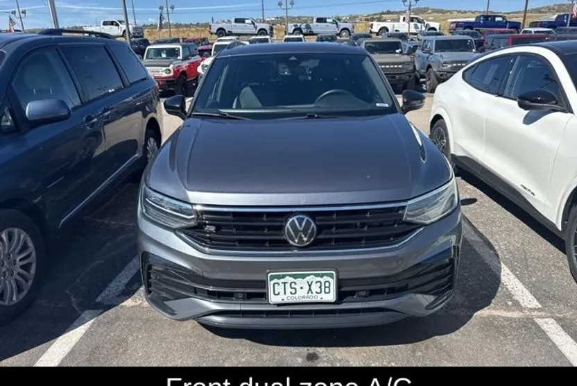 2022 Volkswagen Tiguan SE R-Line Black photo 1