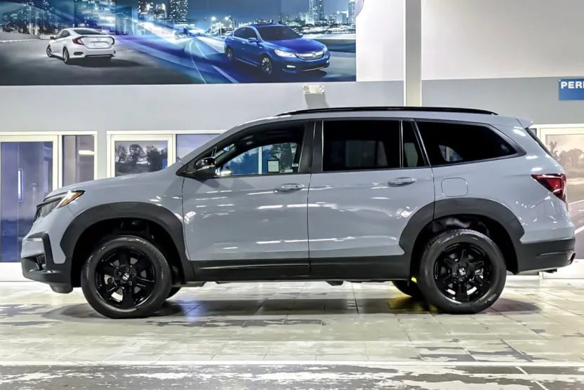 2022 Honda Pilot TrailSport photo 1