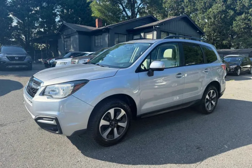 2018 Subaru Forester 2.5i Premium photo 1