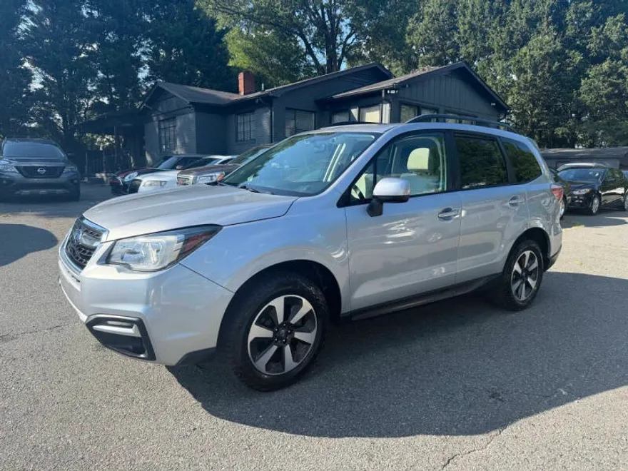 2018 Subaru Forester 2.5i Premium photo 1