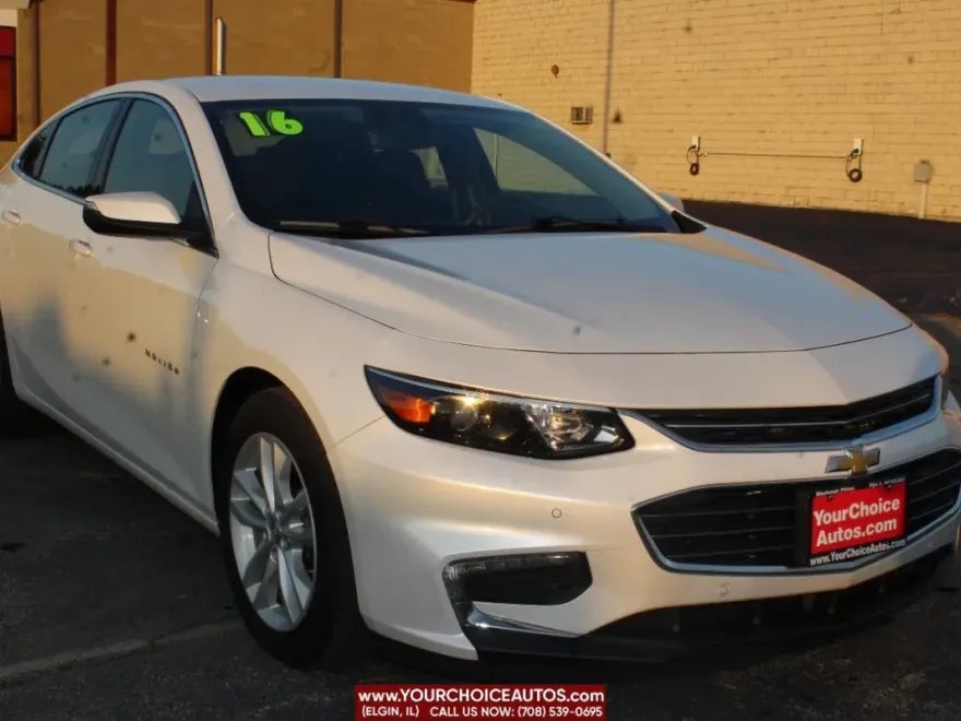 2016 Chevrolet Malibu 1LT photo 1
