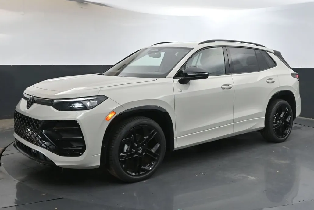 2025 Volkswagen Tiguan SE R-Line Black photo 1
