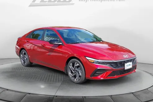 2025 Hyundai Elantra SEL Sport photo 1