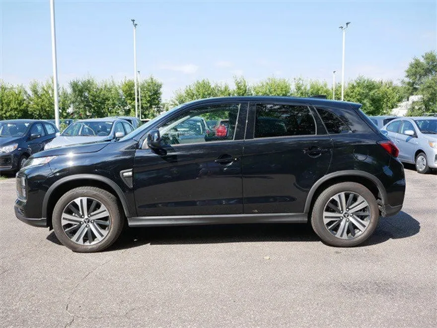 2024 Mitsubishi Outlander Sport ES photo 1