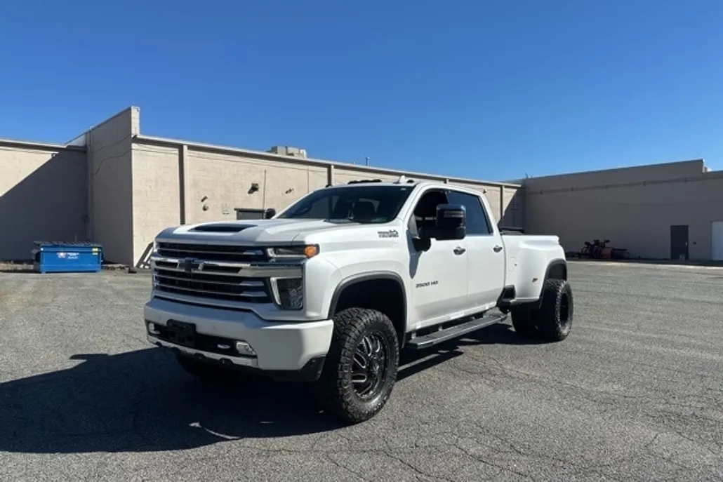 2022 Chevrolet Silverado 3500HD High Country photo 1
