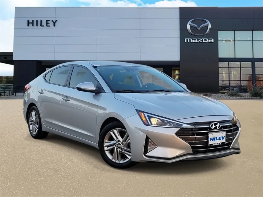 2019 Hyundai Elantra SEL photo 1