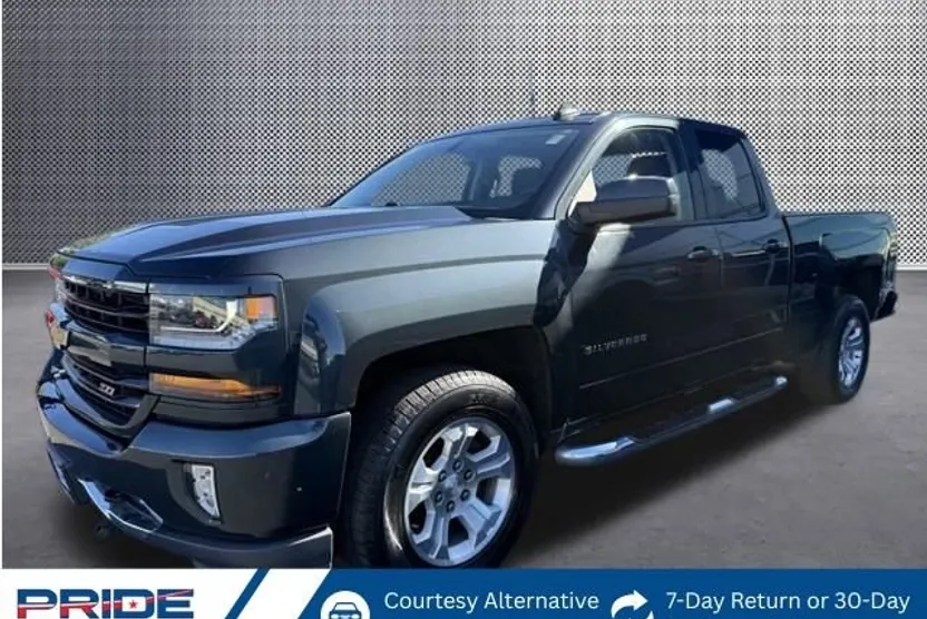 2017 Chevrolet Silverado 1500 LT photo 1