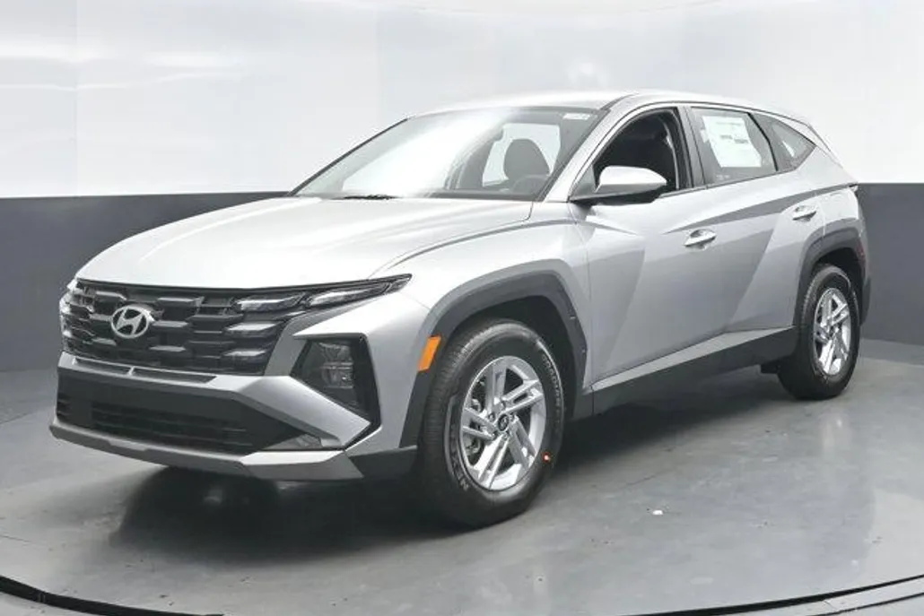 2025 Hyundai Tucson SE photo 1