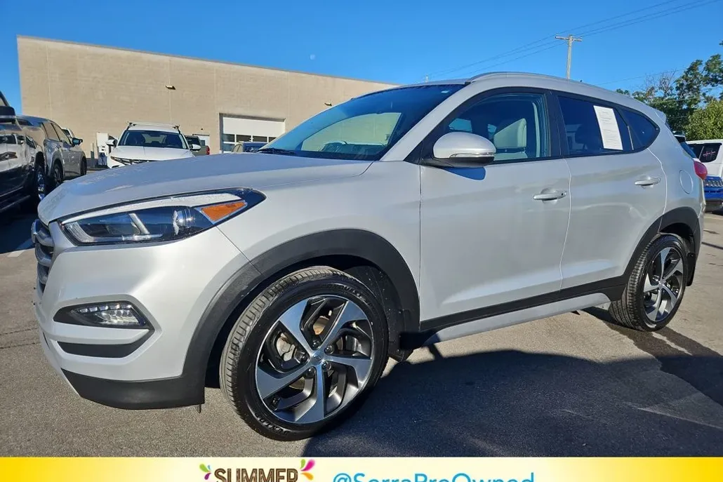 2017 Hyundai Tucson Sport photo 1
