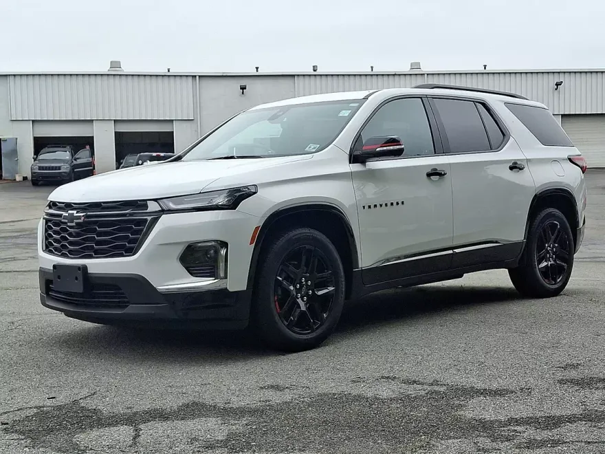 2023 Chevrolet Traverse Premier photo 1