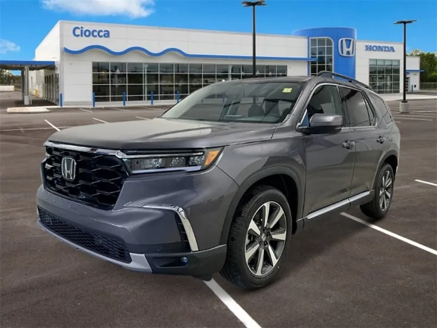 2025 Honda Pilot Touring photo 1