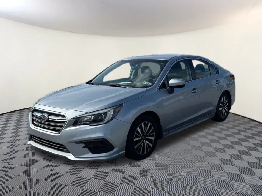 2019 Subaru Legacy 2.5i photo 1