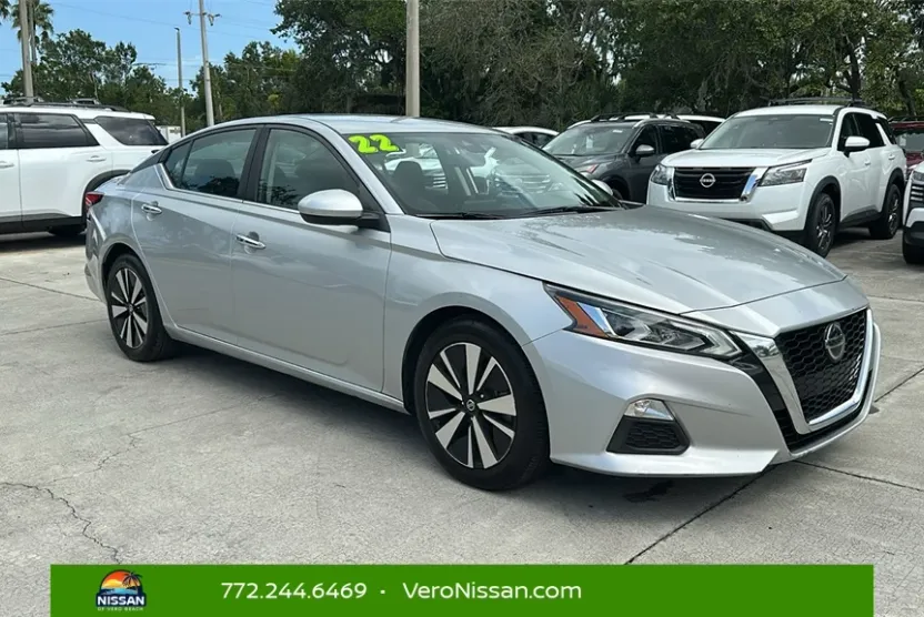 2022 Nissan Altima 2.5 SV photo 1
