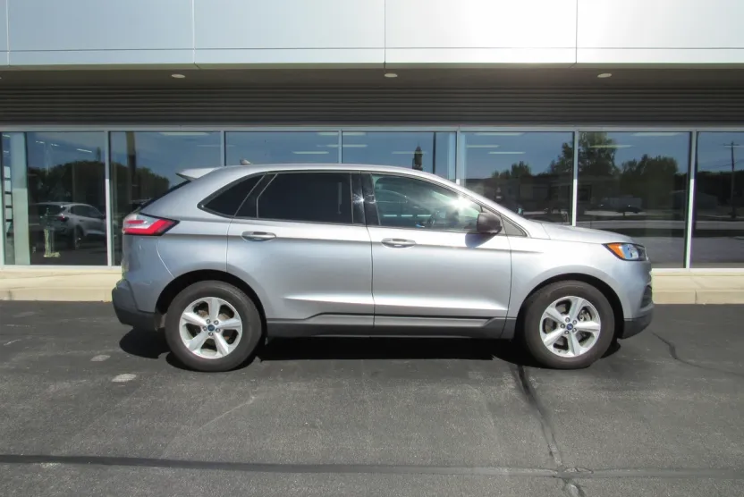 2020 Ford Edge SE photo 1