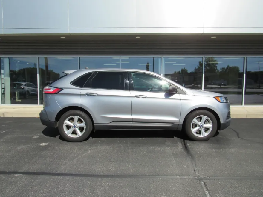 2020 Ford Edge SE photo 1