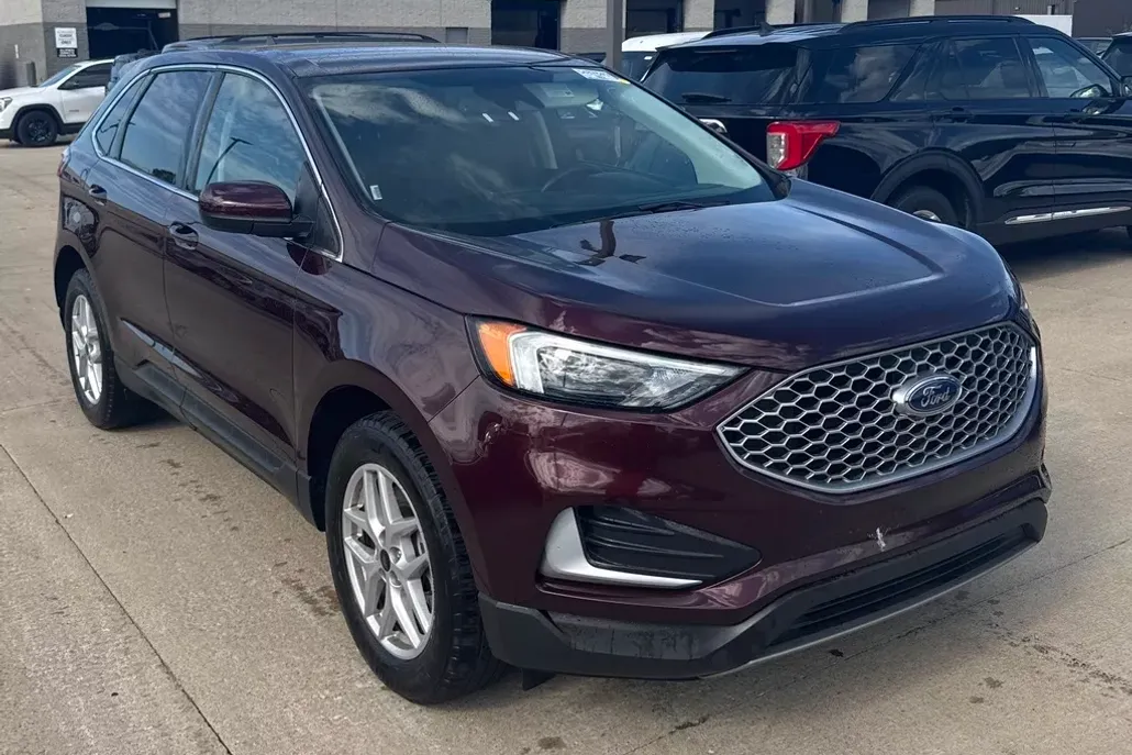 2024 Ford Edge SEL photo 1